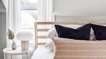 2 bedrooms, desk, iron/ironing board, free WiFi