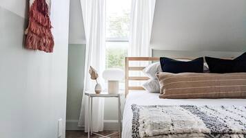 2 bedrooms, desk, iron/ironing board, free WiFi