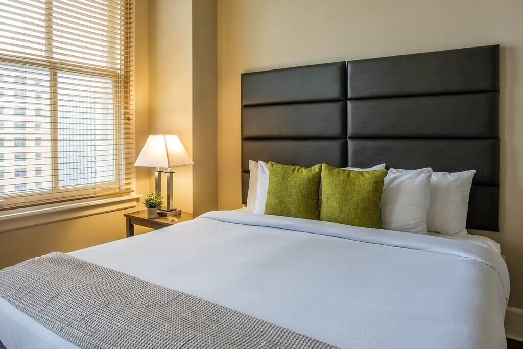 Frontdesk | Prime Location 1BR Apt with Views