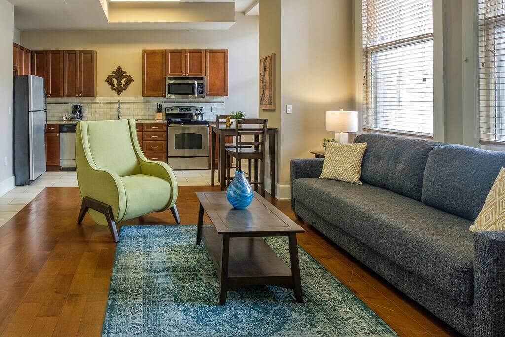 Frontdesk | Walkable 1BR Apt with Laundry + WiFi