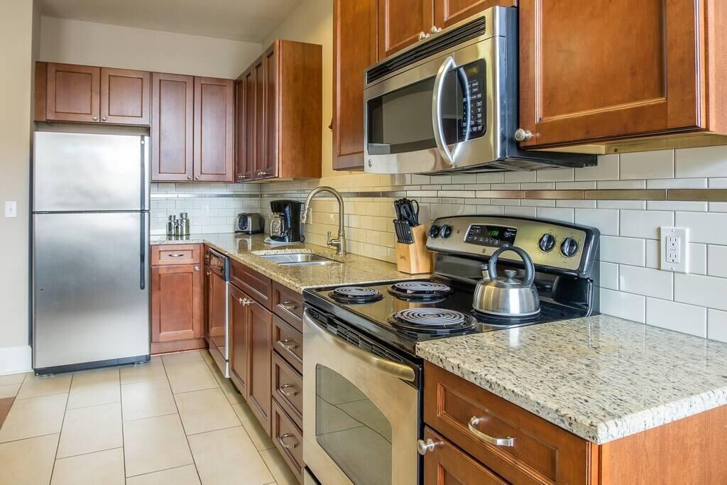 Frontdesk | Walkable 1BR Apt with Laundry + WiFi