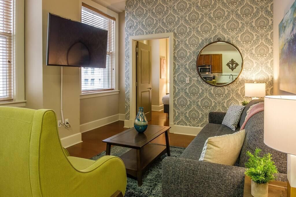 Frontdesk | 1BR Apt with Wifi near Jackson Square