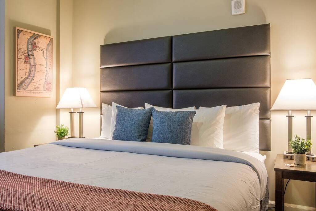 Frontdesk | 1BR Apt with Wifi near Jackson Square