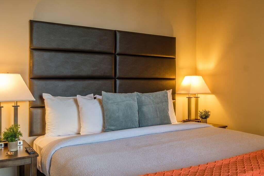 Frontdesk | French Quarter 1BR Apt with City Views