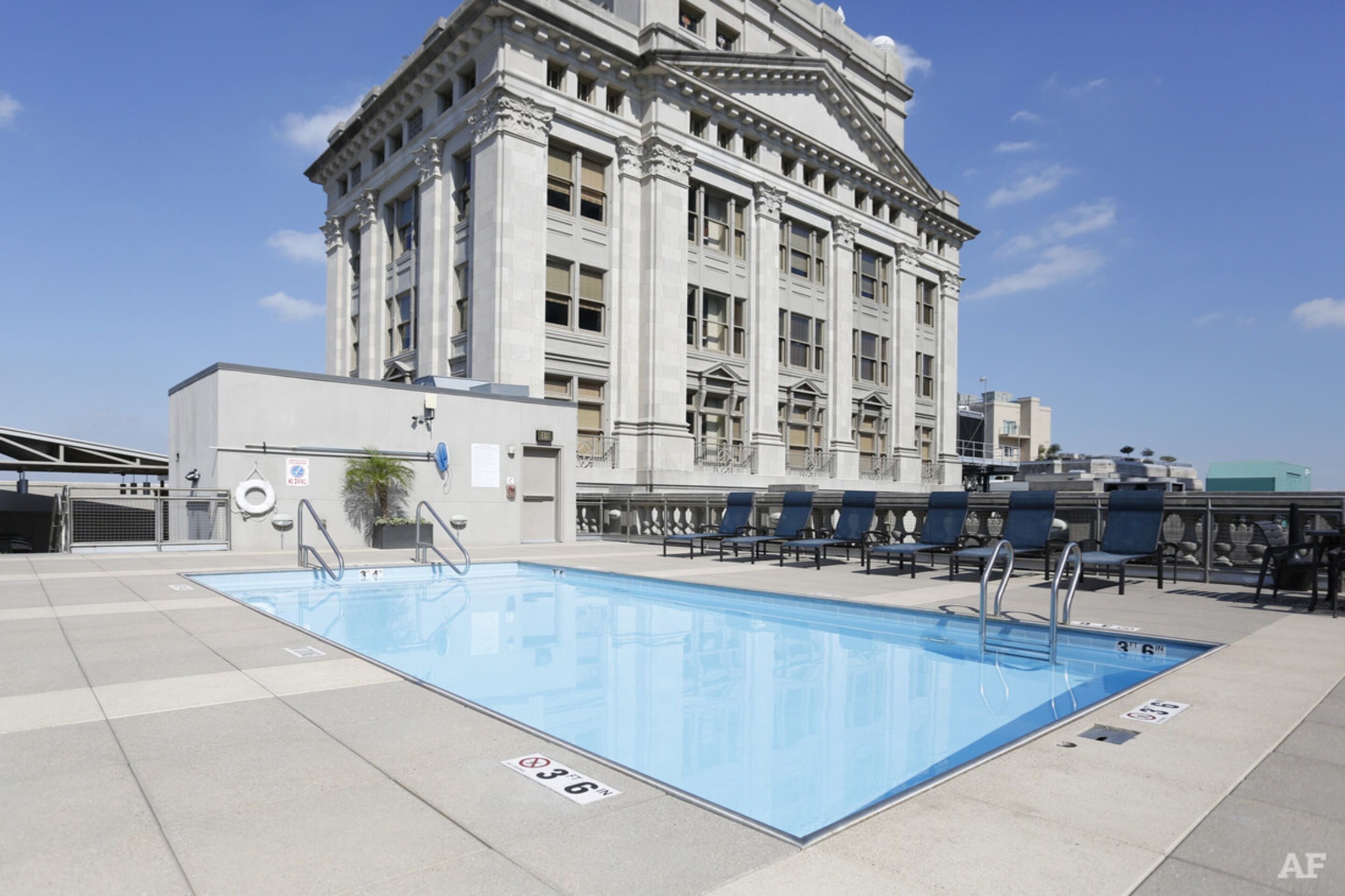 Frontdesk | Spacious 1BR in the Heart of the City