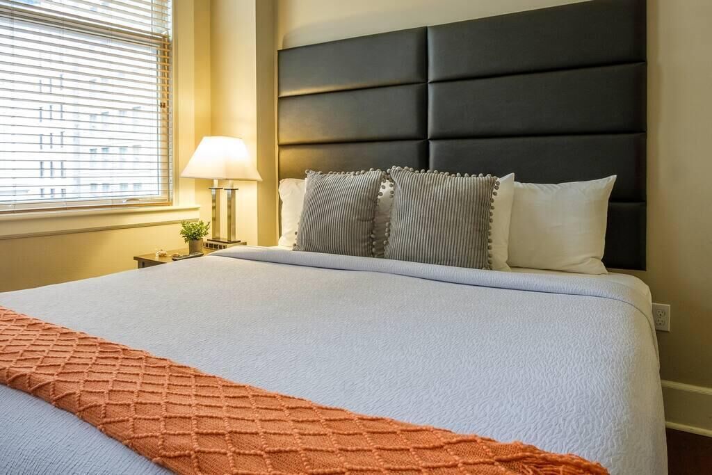 Frontdesk | Spacious 1BR in the Heart of the City