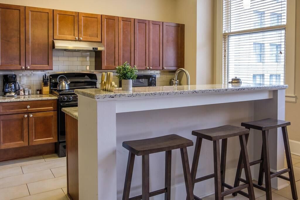 Frontdesk | Large 1BR Apt in the Heart of NOLA