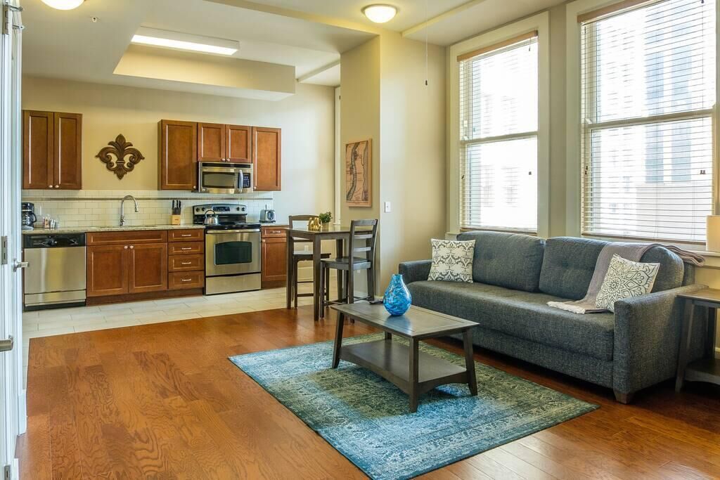 Frontdesk | Beautiful + Bright 1 BR Apt