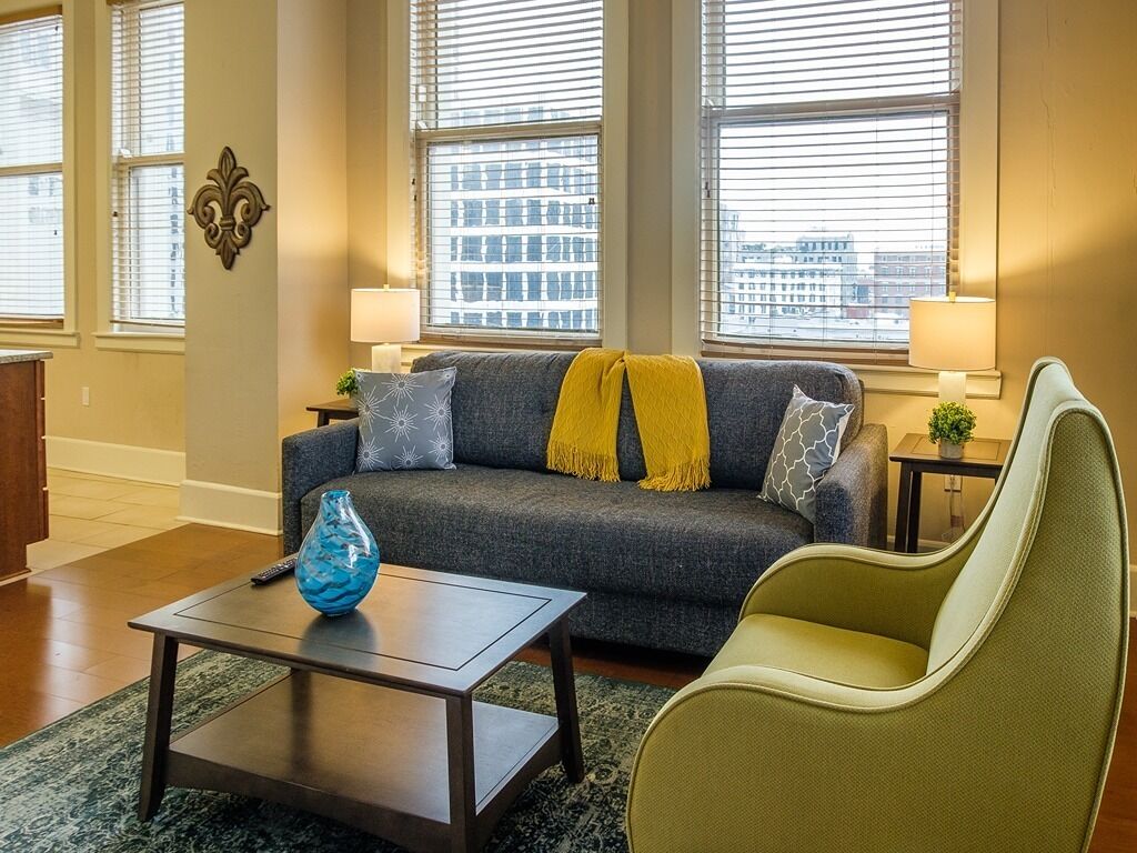 Frontdesk | Fully-Furnished 1BR Apt near Dining