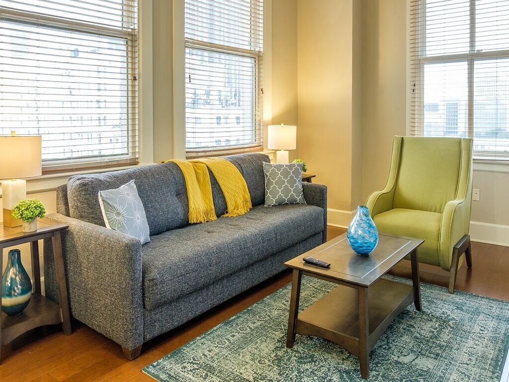 Frontdesk | Fully-Furnished 1BR Apt near Dining