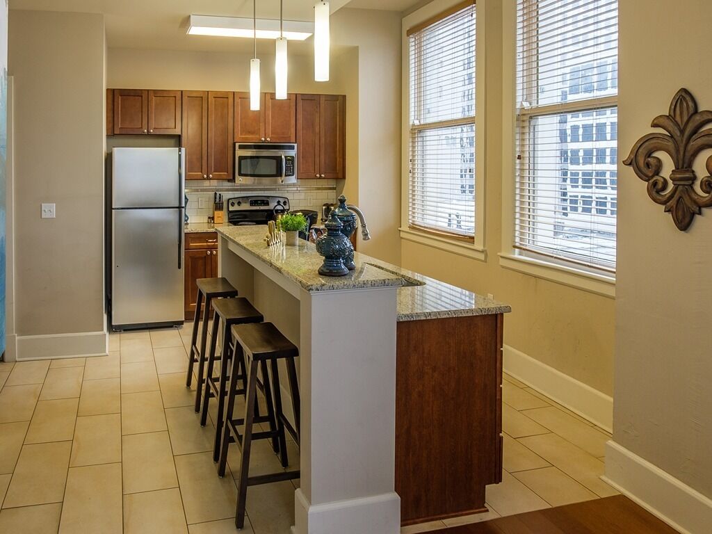 Frontdesk | Fully-Furnished 1BR Apt near Dining