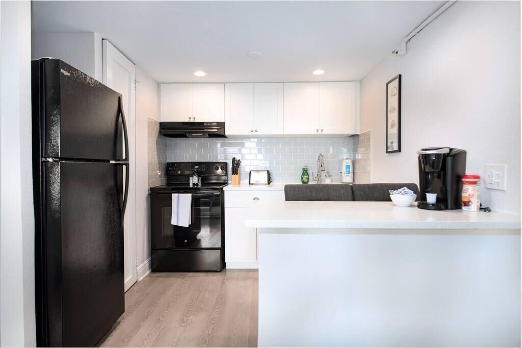 Frontdesk | Bright 2BR Apt in St. Pete