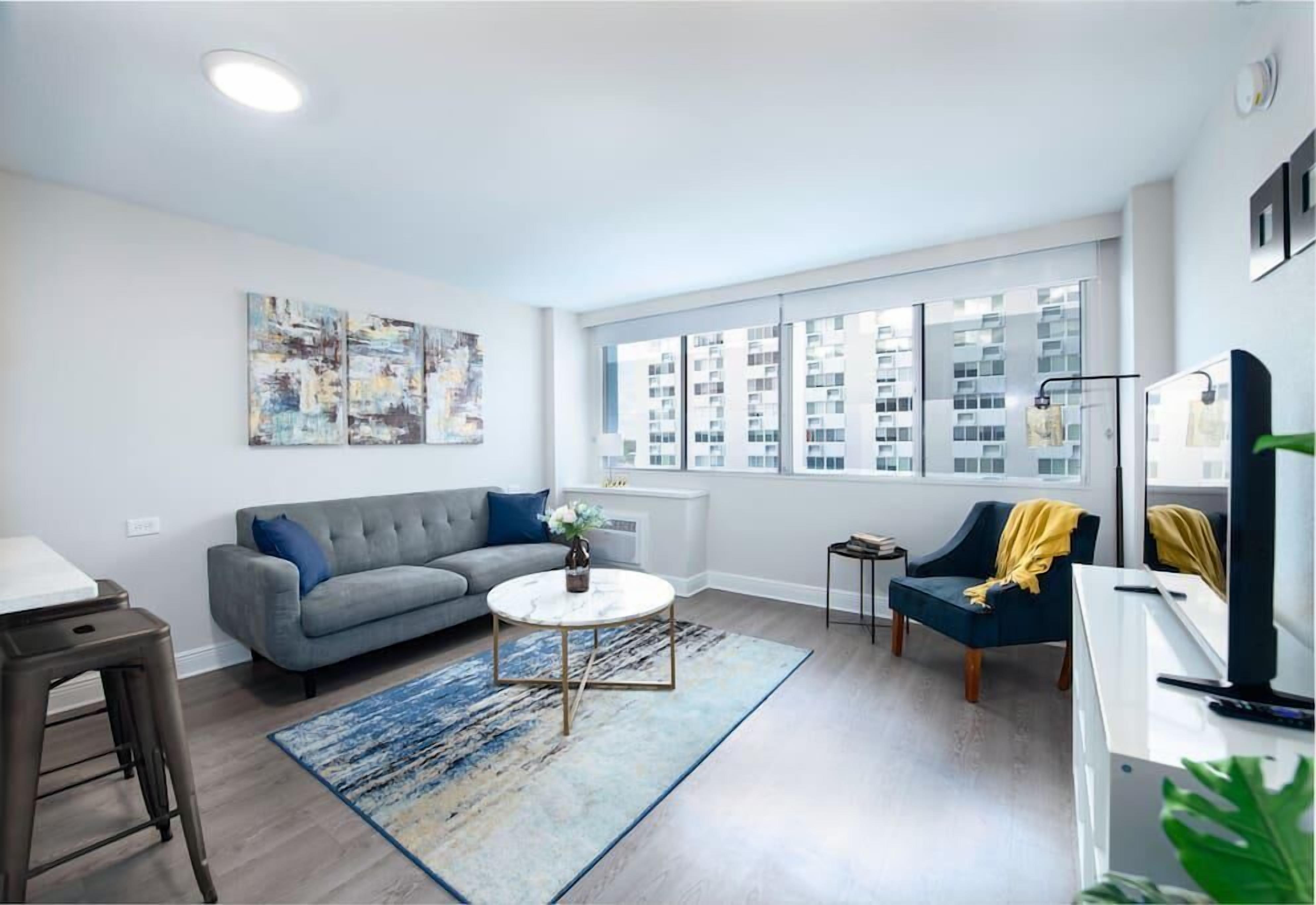 Frontdesk | Bright & Spacious 1BR Apt