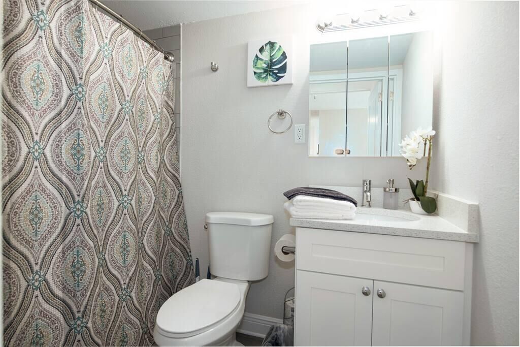 Frontdesk | Bright and Spacious 1BR Apt