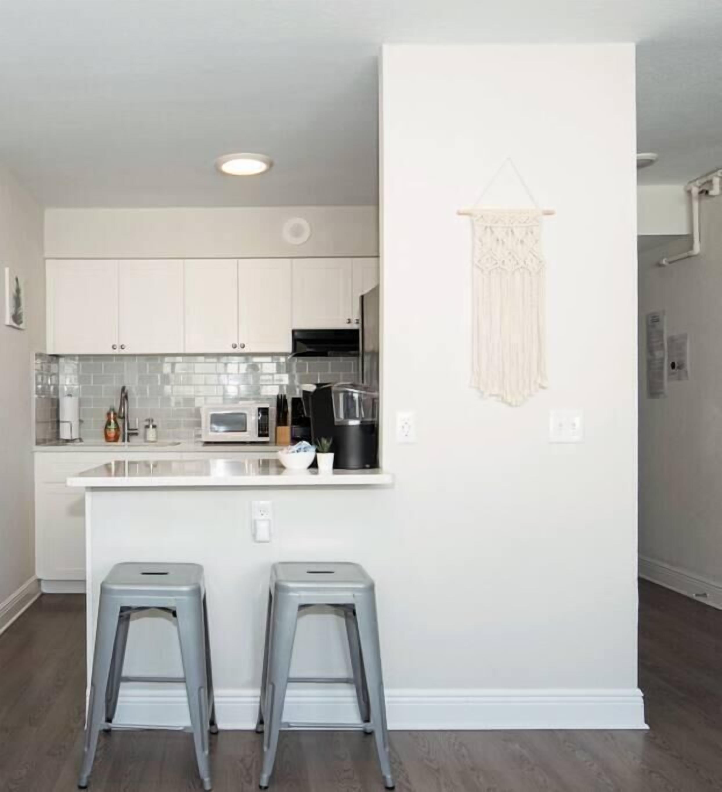 Frontdesk | Bright and Spacious 1BR Apt