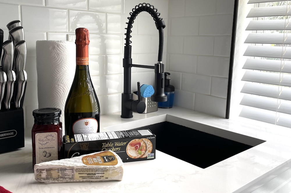 Renovated Luxury Studio
