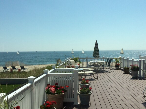 Outdoor dining - Bay Head Oceanfront Cottage ... Wake Up On The Beach!! (Bay Head)