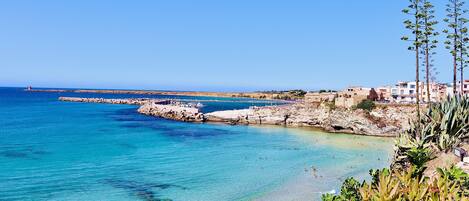 Liegestühle, Strandtücher