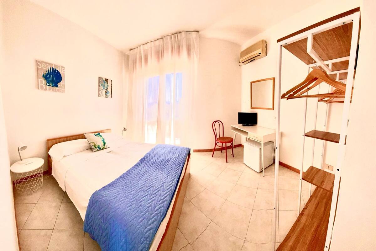 Egyptian cotton sheets, premium bedding, desk, laptop workspace