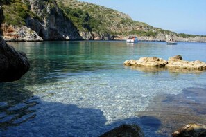 Unclassified image, 3 of 61, button - li Cylentos (Santa Marina)