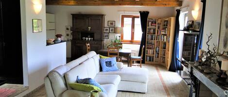 Appartement, 2 slaapkamers, roken, terras | Dineren op de kamer