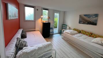 4 habitaciones, tabla de planchar con plancha y wifi gratis