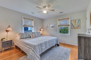 2 bedrooms, desk, travel cot, free WiFi