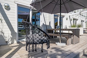 Outdoor dining - BADEBUDE 2 - Hampton-style vacation home near Weißenhäuser Strand, Baltic Sea (Oldenburg in Holstein)