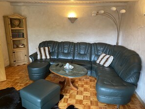 Téléviseur connecté, foyer, livres