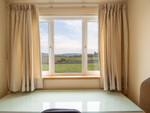 Interior - Apartment 381 - Carna - sleeps 6 guests  in 3 bedrooms (Carna)