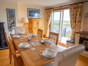 Dining - Apartment 381 - Carna - sleeps 6 guests  in 3 bedrooms (Carna)