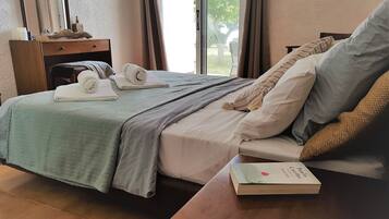 Basic-Zweibettzimmer | Schallisolierte Zimmer, kostenlose Babybetten, Zustellbetten