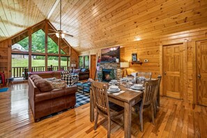 Interior - Prime Location/Pool/HotTub/Pool Table/Fast WiFi (Sevierville)