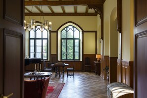 Dining - Herrenhaus Viecheln, Turmzimmer " Ruth" (Behren-Lübchin)