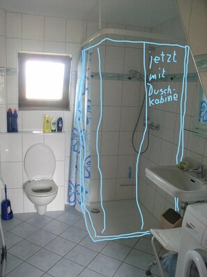 Dusche, Handtücher, Seife, Toilettenpapier