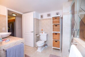 ヘアドライヤー、タオル