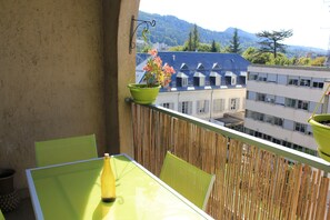 Property grounds - Spacieux 2 Pièces, Balcon, Parking au Centre Ville (Gap)