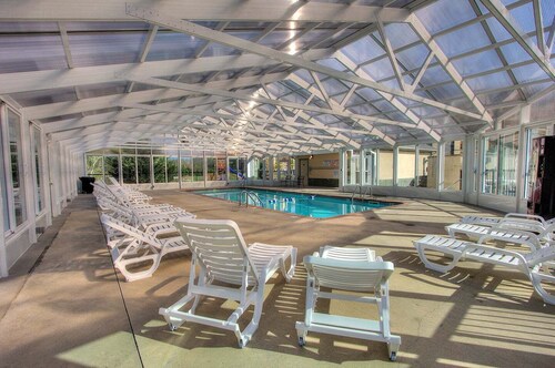 Marvelous Mountain Meadows Condo w/ Hot tub, Pools, Mountain Views, and Balcony