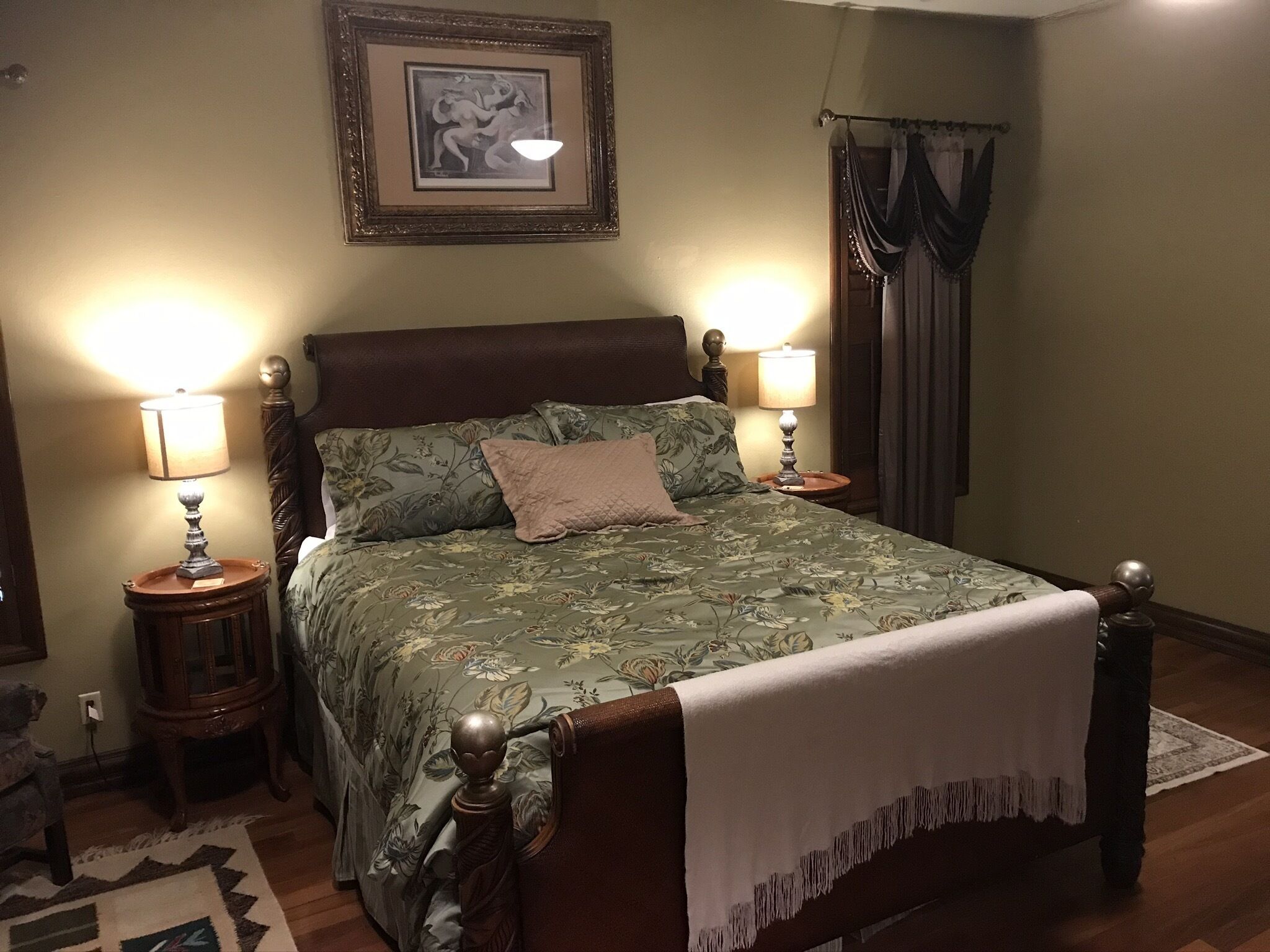 Spacious house for the whole family with a pool and a great kitchen.