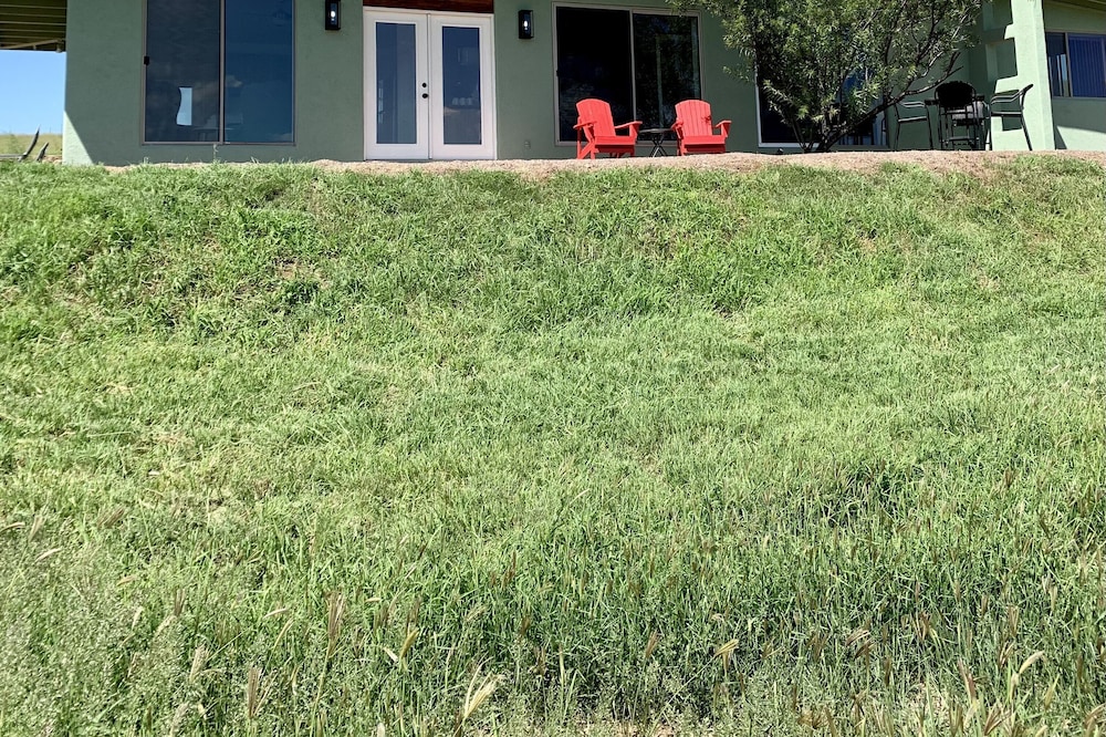 Prime Sunrise Viewing at L’Alba; enjoy a 2 BR/2 BA home with an EV Car Charger
