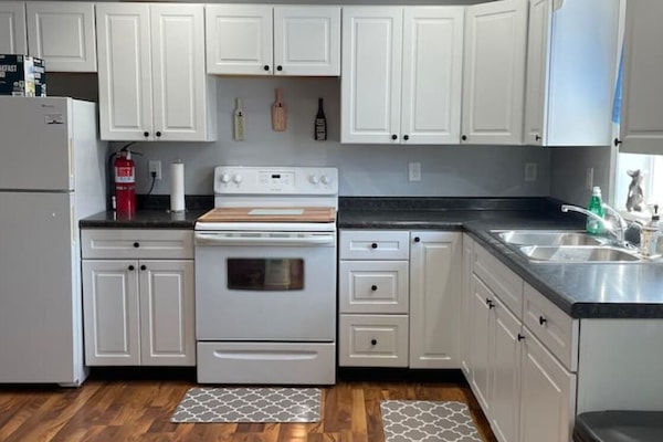 Frigorífic, microones, forn i placa de cuina