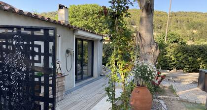 Quiet cottage with garden