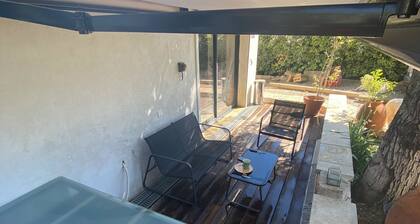 Quiet cottage with garden