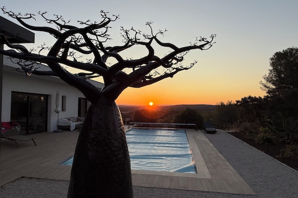 Lever de soleil sur notre propriété ….