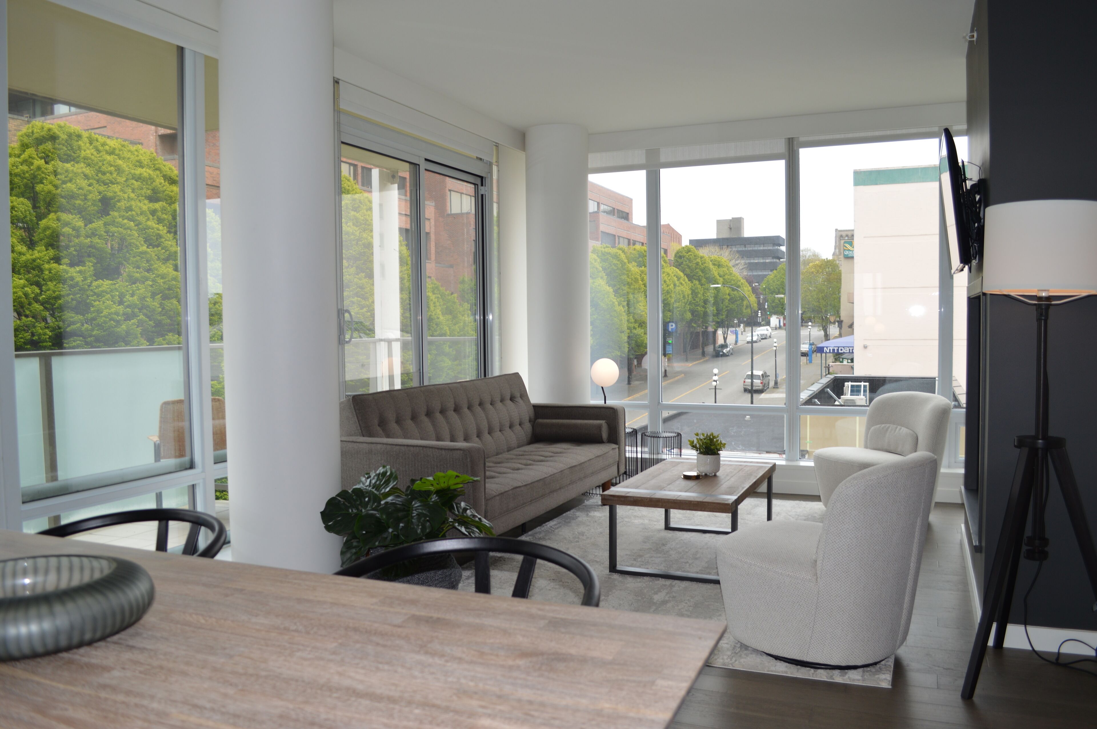 Luxury Harbourside Condo in downtown Victoria