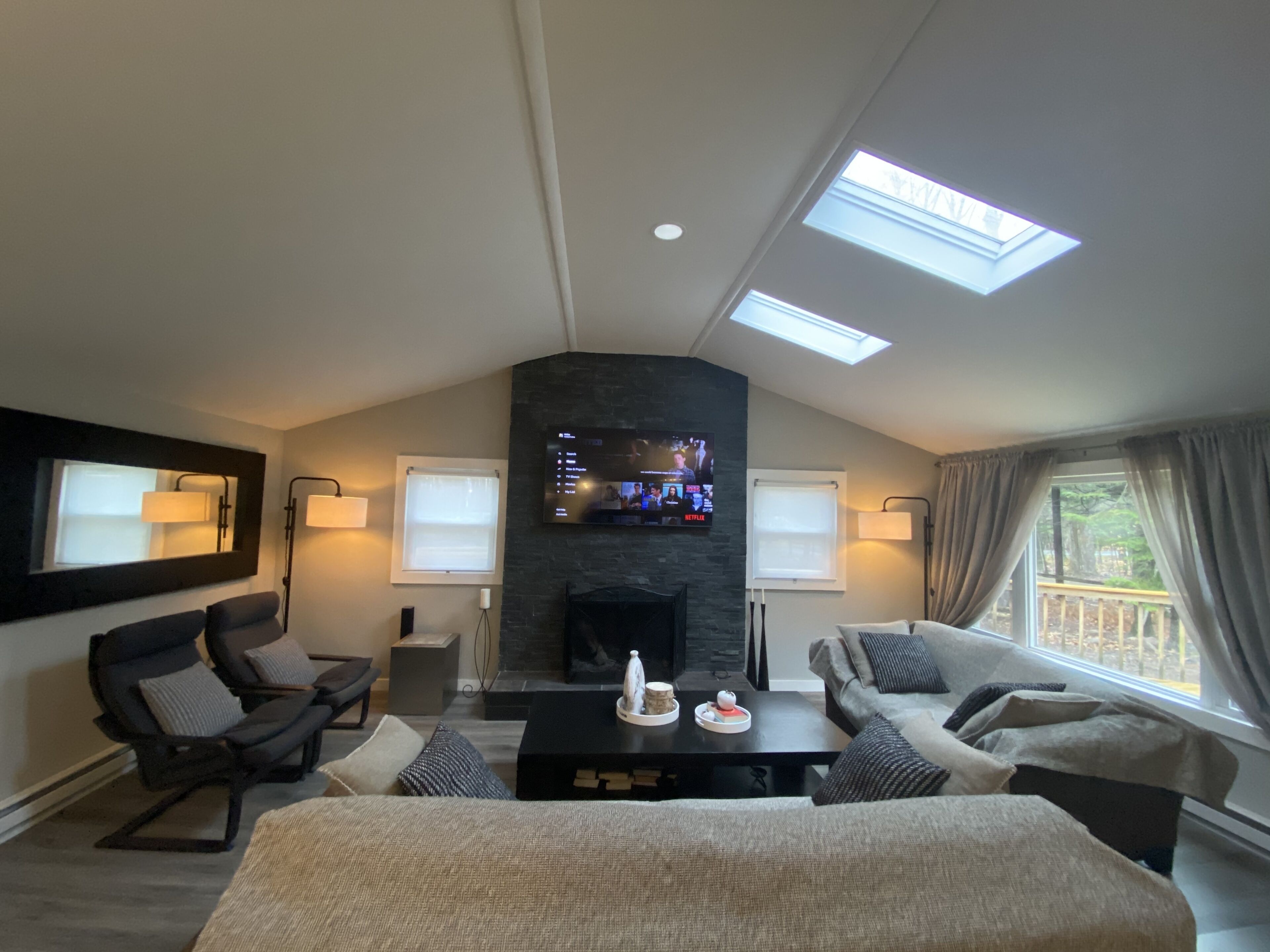 Pocono lake,Arrowhead , private house, self check in, jacuzzi.