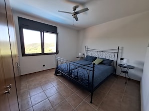 4 Schlafzimmer, Bügeleisen/Bügelbrett, Reisekinderbett, kostenloses WLAN