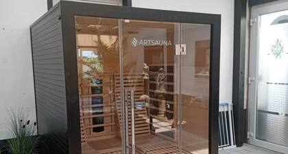 Vacation home "Palmenland " with sauna, whirlpool, small waterfall and water place