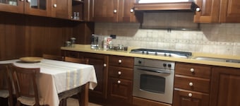 Marina di Camerota - Casa vacanze in villa panoramica con giardino.