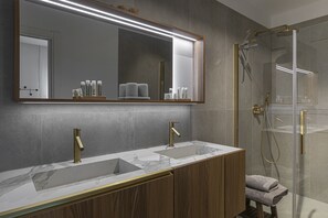 Shower, hair dryer, towels, soap - Casa Baia Estate ★★★★★ (Calvi)